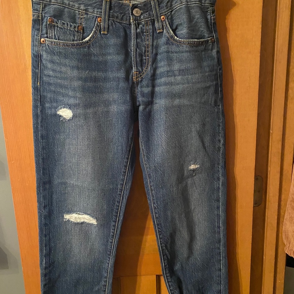 NEVER BEEN WORN Levi’s mom jeans